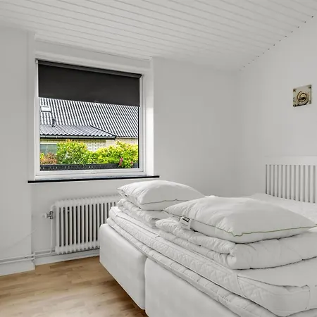Soleil - 1-5km From The Sea By Interhome *